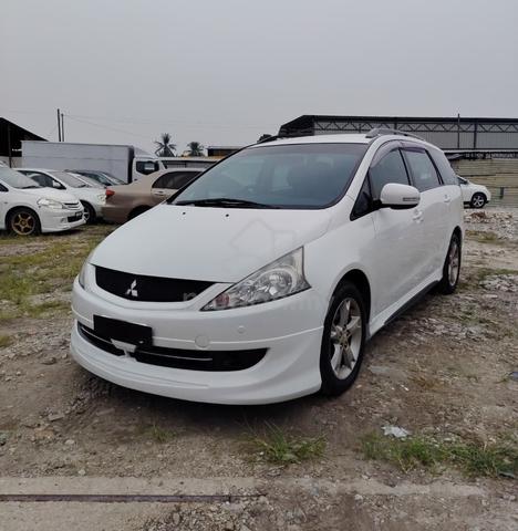 2010 CASH OTR Mitsubishi GRANDIS 2.4 FACELIFT (A) - 2