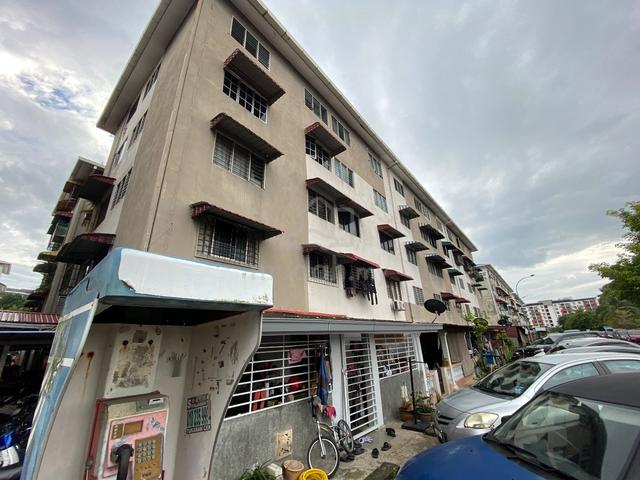 Flat Desa Baiduri 1