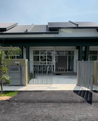 Partially Furnished Selangor Banting Room For Rent 1