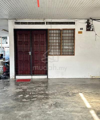 Double storey detached house For Rent 1