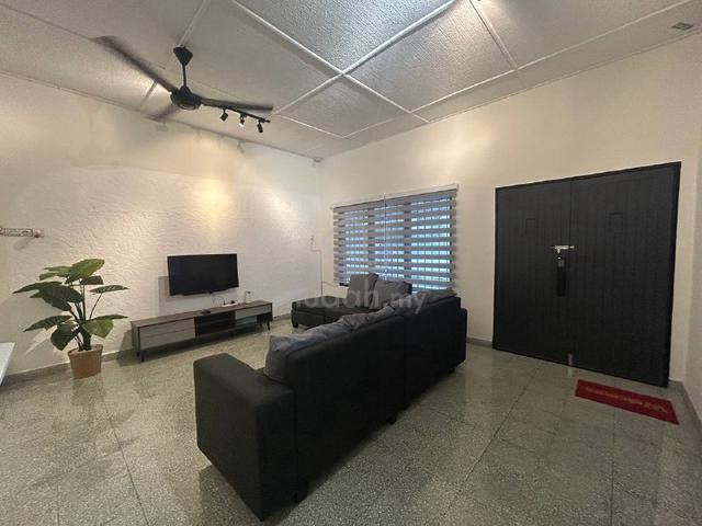 Pasir Puteh / 1 Storey Semi-D / FREEHOLD / 3500 sqft / Fully Renovated 1