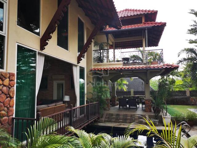 With Pool! 2 Sty Bungalow Corner Impian Golf & Country Resort, Kajang 1