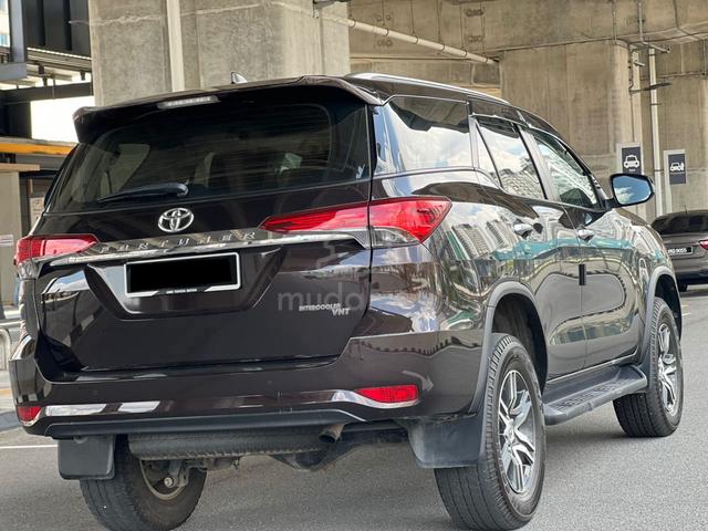 2022 Toyota FORTUNER 2.4 DIESEL TURBO 4X4 WARRANTY - 2