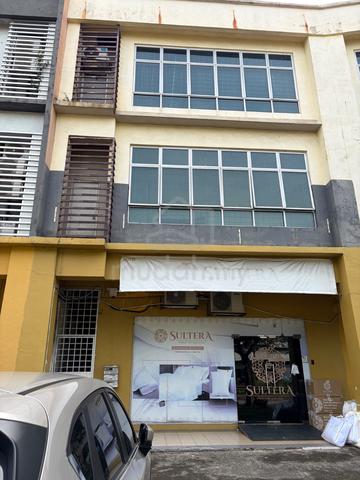 1st Floor only (big space) 2400sf - Jalan Keluli AL7/AL 1