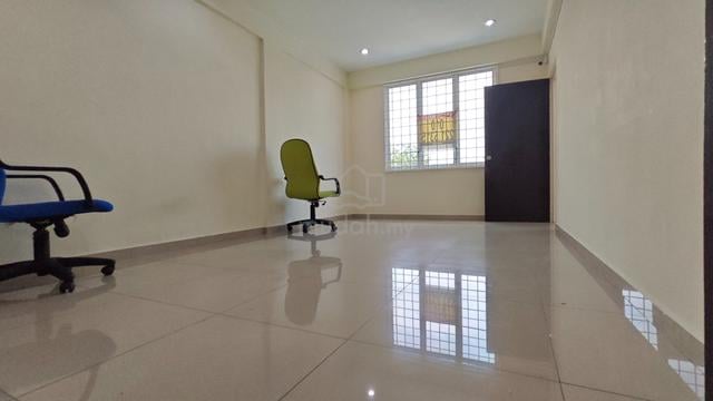 Fully Renovated 2 x 2 Tile 1st Floor Office Malim Jaya Batu Berendam 1