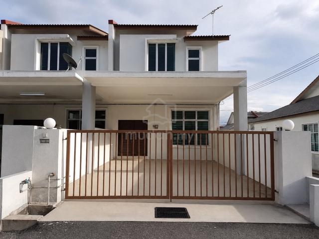 Kampung tiram jaya Double storey end lot for sale. 1