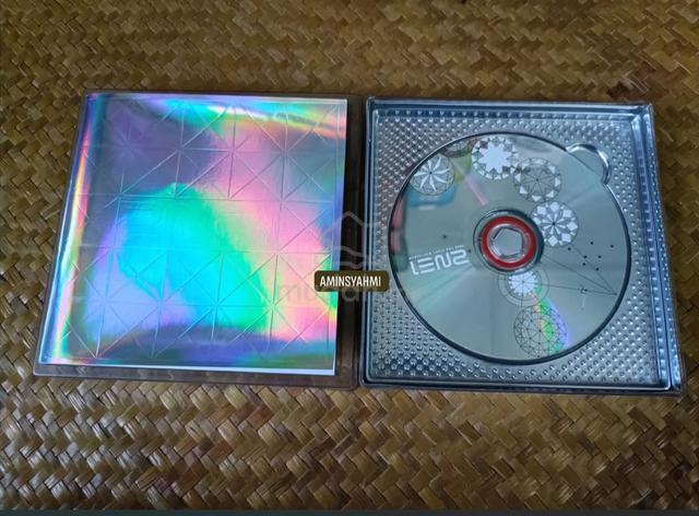 2NE1 1st Mini Album - photo 3 of 4