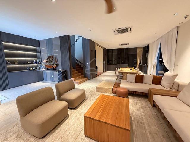 【Fully Renovated】Taman Gaya @ Jln Sasa Double Storey Semi D 1