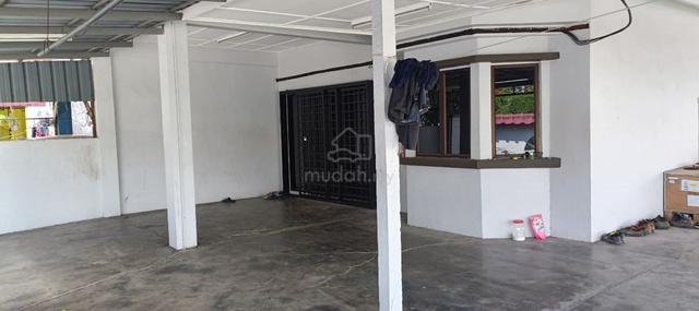 Taman Putri Kulai / single storey / Corner 1