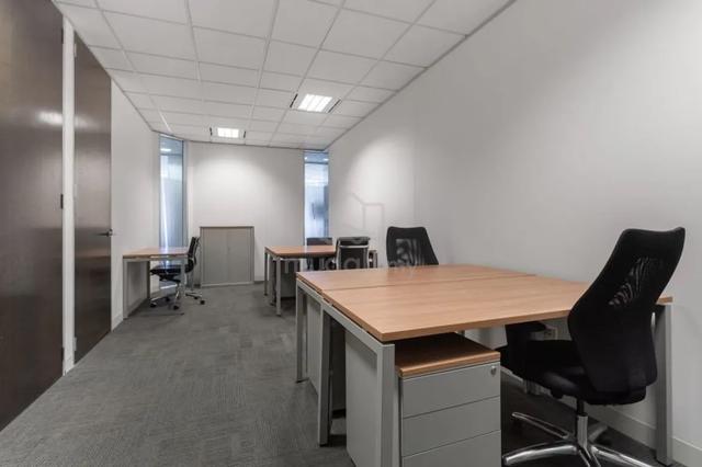 Serviced office space for 15 employees in Regus Tribeca 1