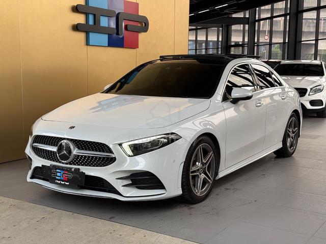 2020/24 Mercedes Benz A180 1.3 AMG Line Sunroof - 1