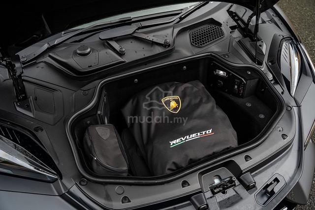 2025 Lamborghini Revuelto V12 Hybrid MATTE BLACK - 4