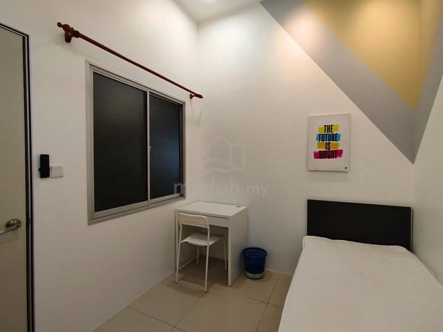 BIG SINGLE ROOM + LOW DEPO • ASTORIA @ Ampang F/F + WIFI (No Aircond) 1