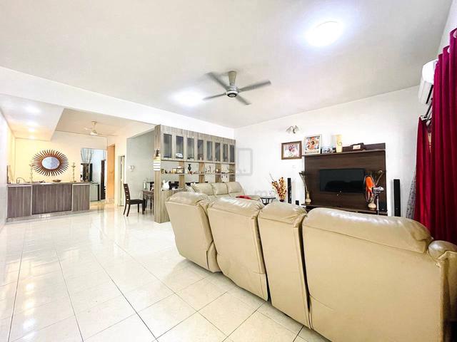 BUMI LOT RENOVATED Double Storey Terrace Bandar Nusaputra Puchong 1