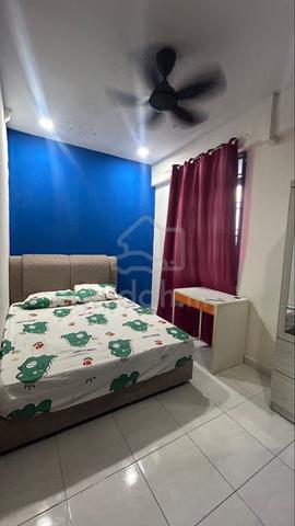 room for rent tampoi 1