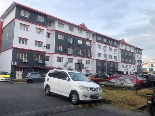 Bilik Sewa Apartment  Bandar Saujana Putra Jenjarom tingkat 1 1