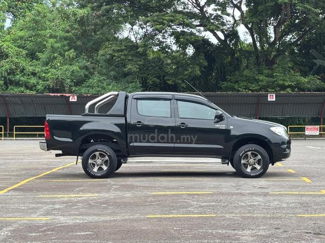 2010 Toyota HILUX D/CAB 2.5 STD (M) - 5