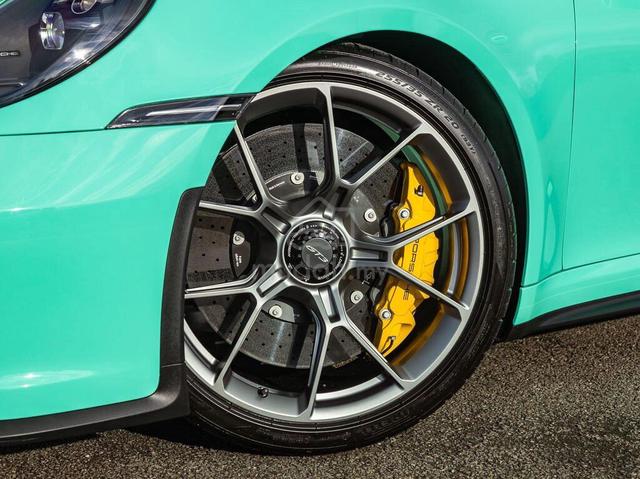 2023 Porsche 911 GT3 Manual PAINT TO SAMPLE - 4