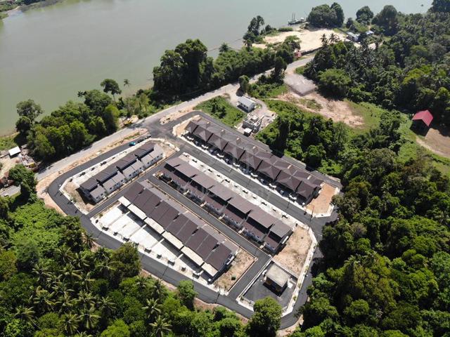 RUMAH TERES SETINGKAT, taman serada indah(FASA 2) 1