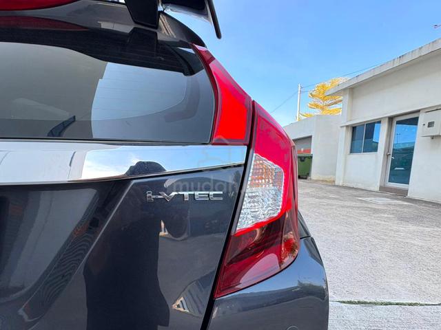 2015 Honda JAZZ 1.5 V (A) - 4