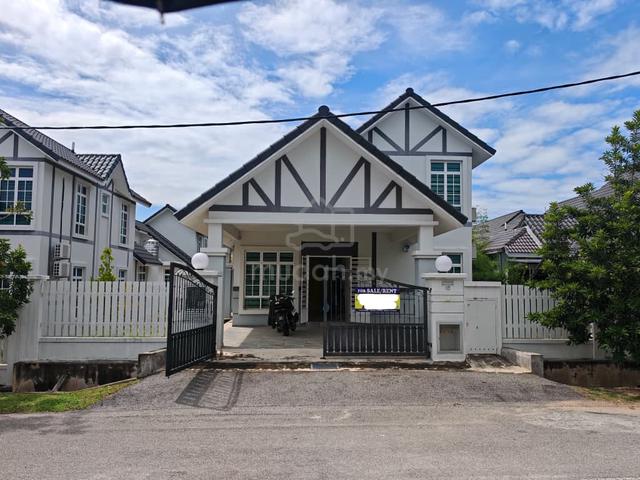 1 1/2 Storey Bungalow Taman Anjung Gapam Bemban 1