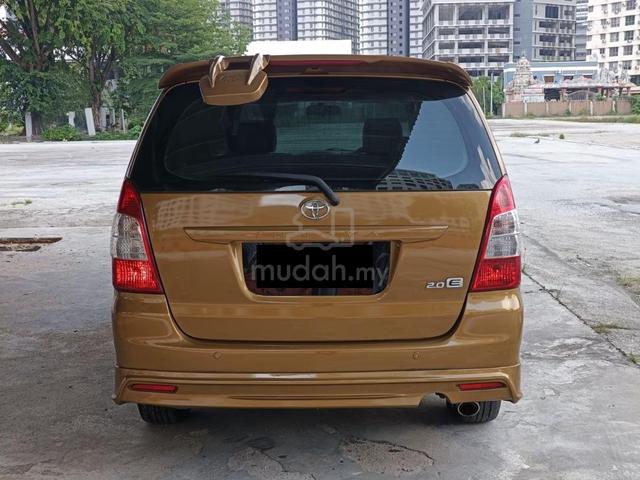 2015 Toyota INNOVA 2.0 E (A) LEATHER SEAT - 4