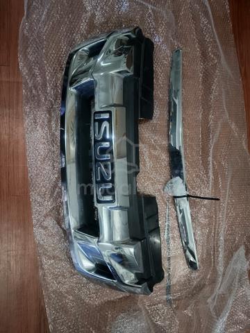 original front grille chrome hood moulding - photo 2 of 5