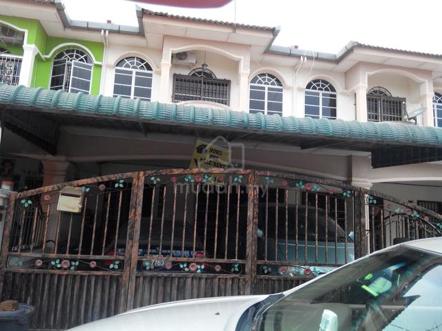Double Storey Terrace House Taman Cahaya Kampar13. 1