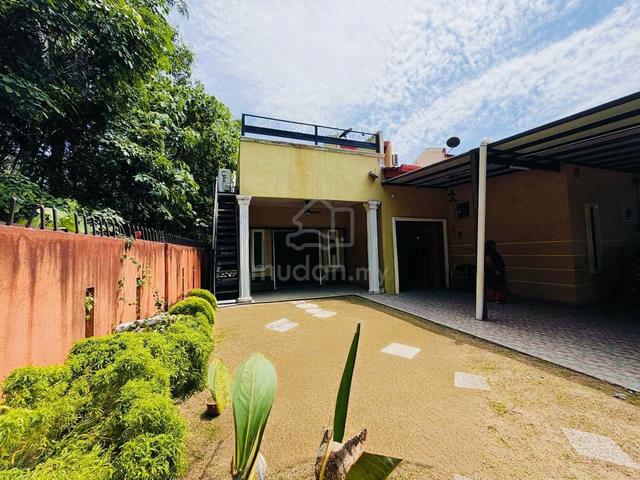 Cheapest!!! 1 Storey Corner Lot, Renovated, Fully Extended & Guarded 1