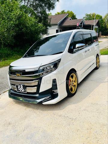 2018 Toyota NOAH 2.0 (A) - 1