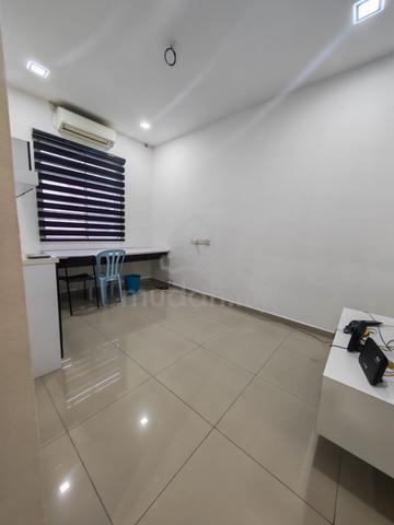 Double Storey House 4Bed 3Bath Partial Furnished @ Setia Tropika 1