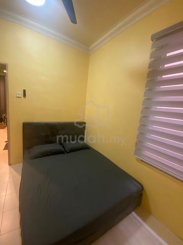 small room 1