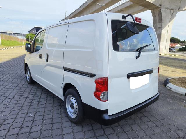 2014 Nissan NV200 1.6 (M) Panel Van - 4