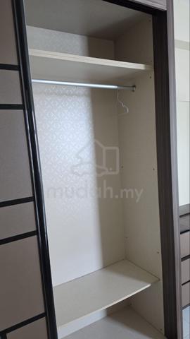 Wardrobe and Dressing Table - photo 3 of 3