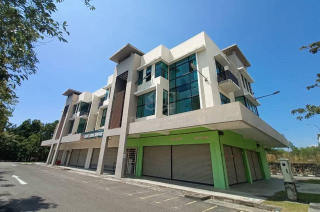 Below MV! SALE Sepanggar Alam Puteri 3-Storey Shoplot (Tenanted)3690sf 1
