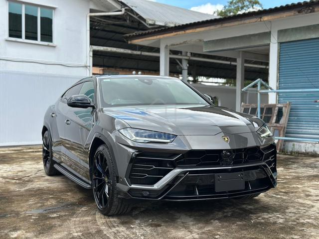 2021 Lamborghini Urus with Akrapovic Exhaust - 2