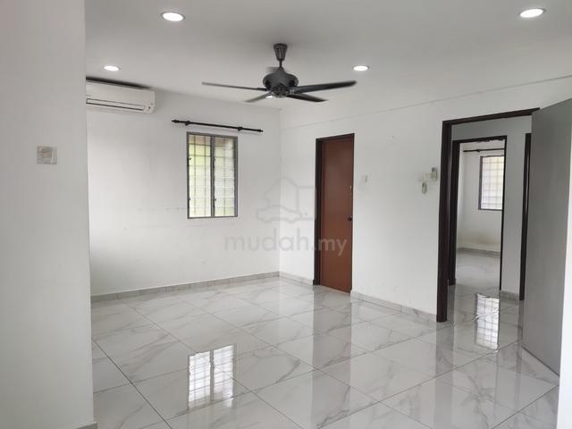 PJ Sunway Pyramid PJS 7 double storey corner landed, balcony, spacious 1