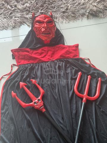Devil Halloween Costume Set (Cape, Mask & Tridents - photo 5 of 6