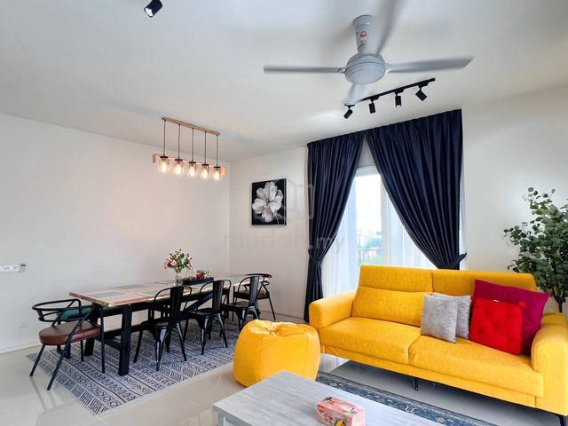 HOT Unit ! @ Month 1.4k - Near Midvalley | Walk to LRT, Shops & School 1