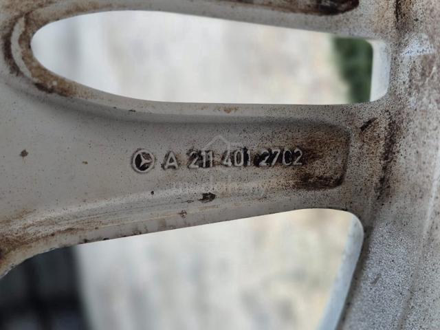 Mercedes Benz W211 E55 AMG 18" Staggered Rim - photo 6 of 6
