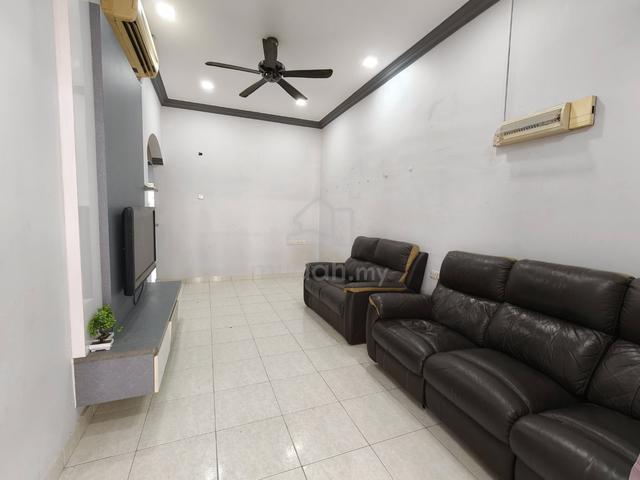 Kempas Indah Single Storey For Rent 1