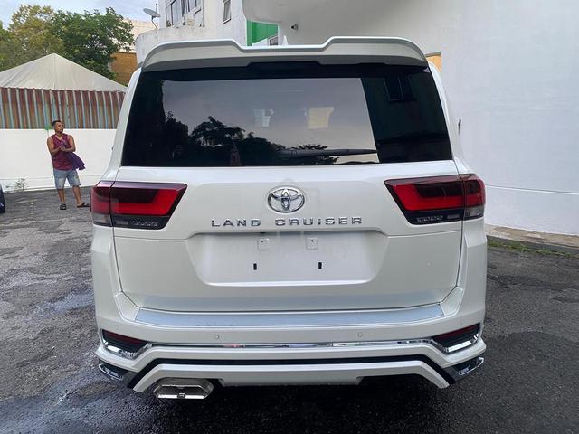 2024 Toyota LANDCRUISER 3.5 Petrol Modelista Kit - 5