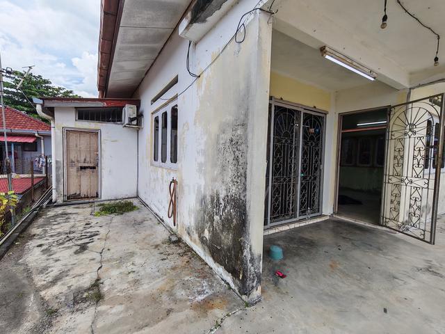 For Sale Buntong Ipoh Low Price Huge Single Storey Bungalow House 1