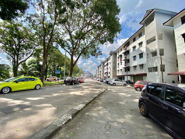 Taman Tampoi Utama Flat 1
