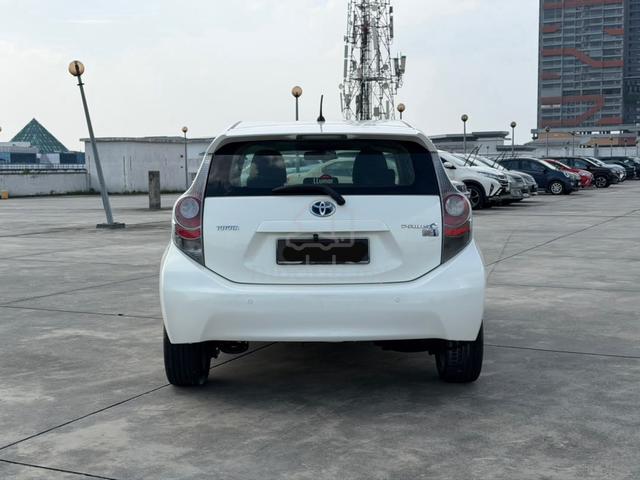 2013 Toyota PRIUS C 1.5 (HYBRID) (A)TOYOTA F.S.REC - 4