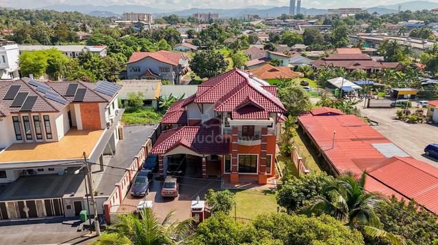 DEKAT MASJID ! 2-Storey Bungalow, Tmn Bukit Meringin, Sungai Ramal 1
