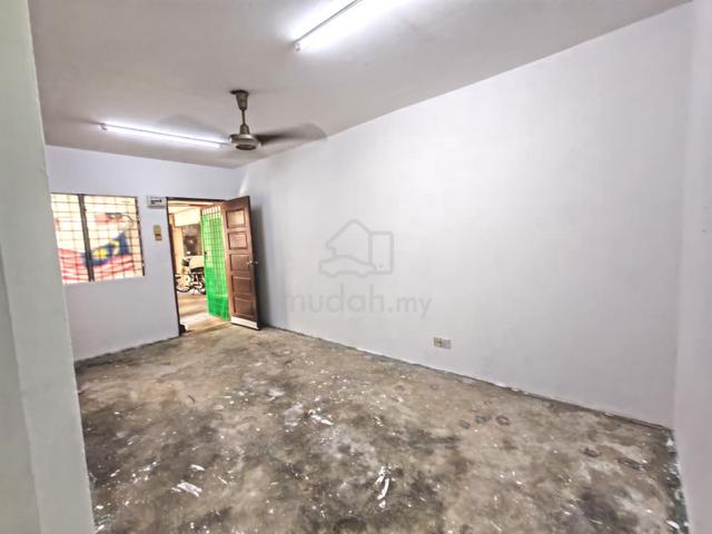 Taman Suria Pendamar Flat 1
