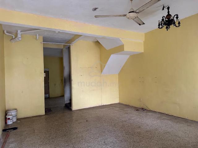 Full loan below market double storey taman klang utama 1