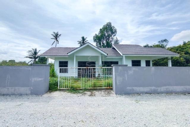 Banglo Setingkat Cantik 4 Bilik Freehold Pak Badol Melor  1
