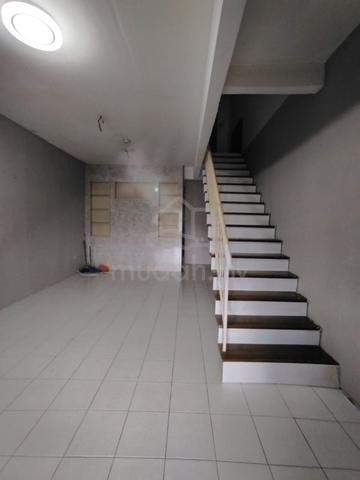 Kelapa Sawit Double Storey Terrace House 3bed Kulai Johor 1